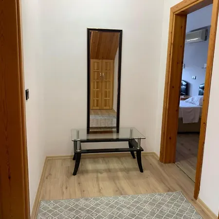 Apartmán B Garden D-6 *